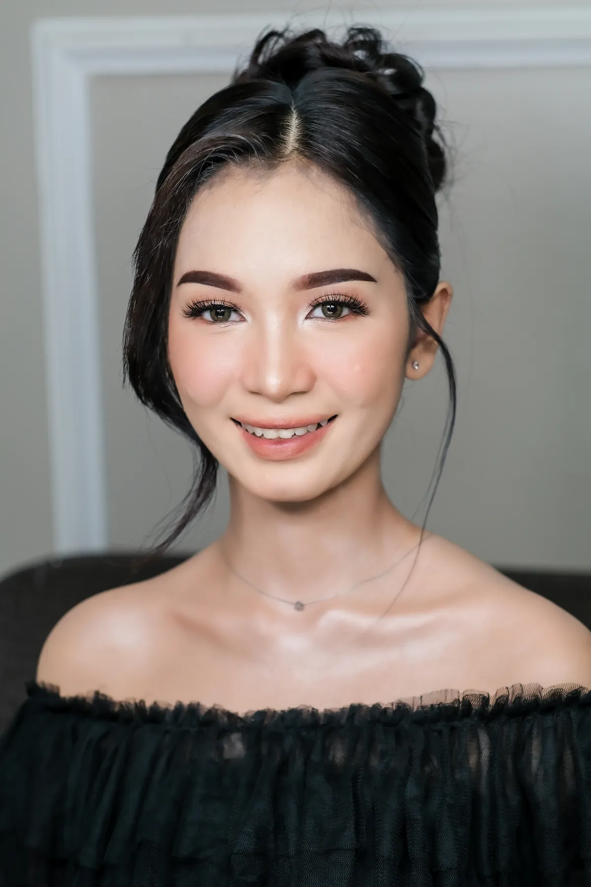 Rika Trianisa Makeup